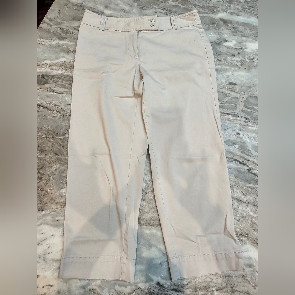 LOFT Catalina Capris Julie Fit Women’s Size 2 Khaki Beige Cropped Pants